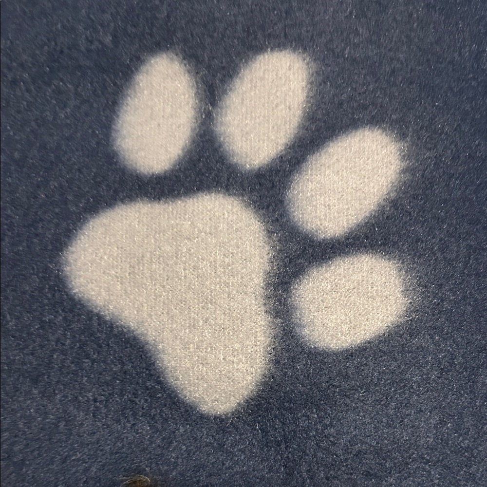 Cozy Blue Leaf and Paw Print Blanket - Picture 3 of 10